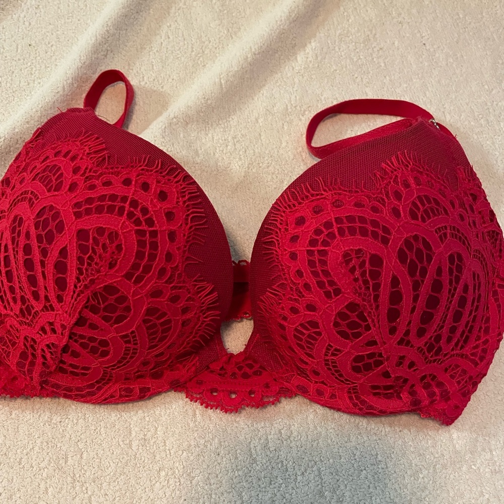 Victoria’s Secret lace bra